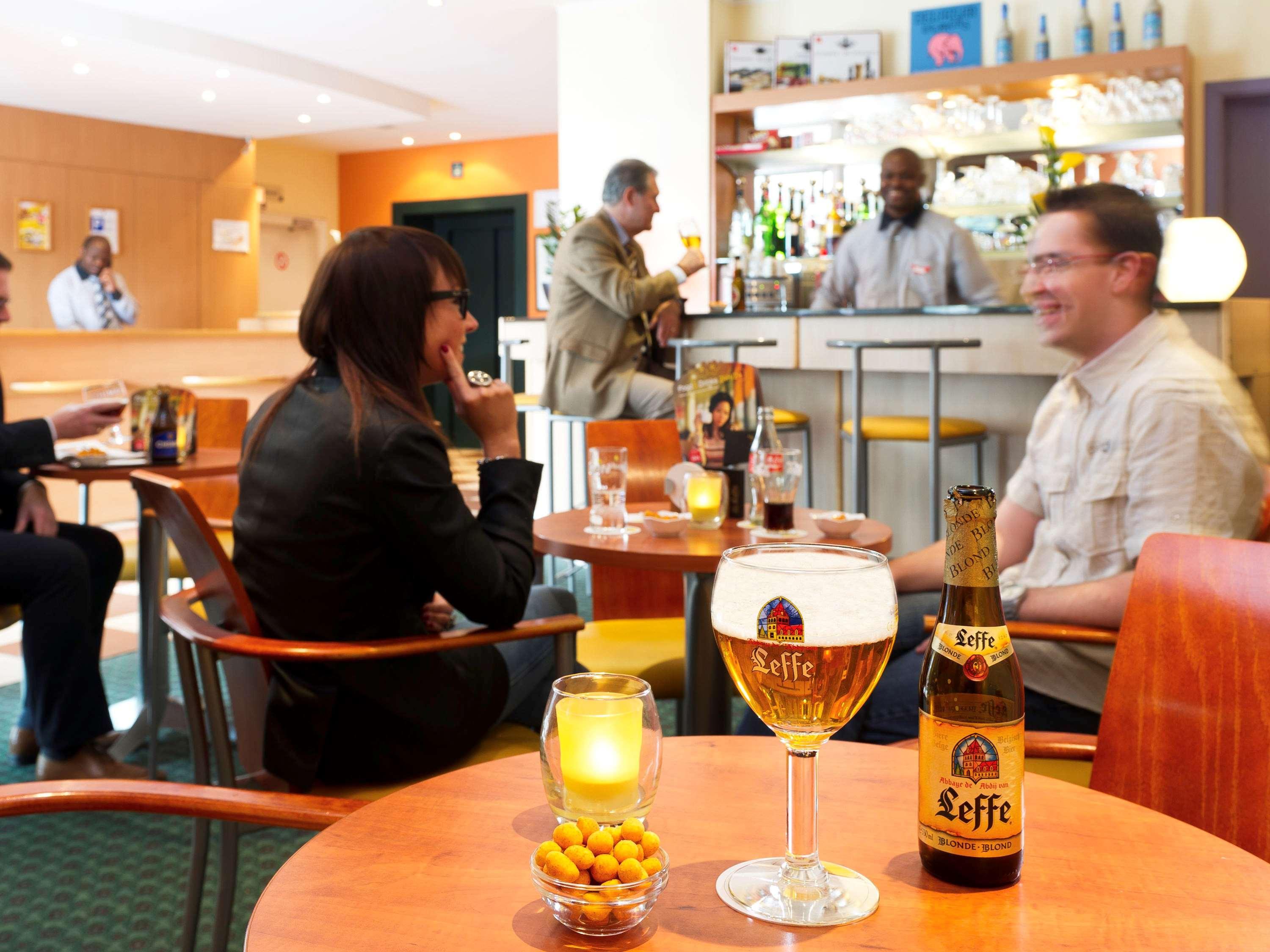 Отель Ibis Charleroi Centre Gare Экстерьер фото