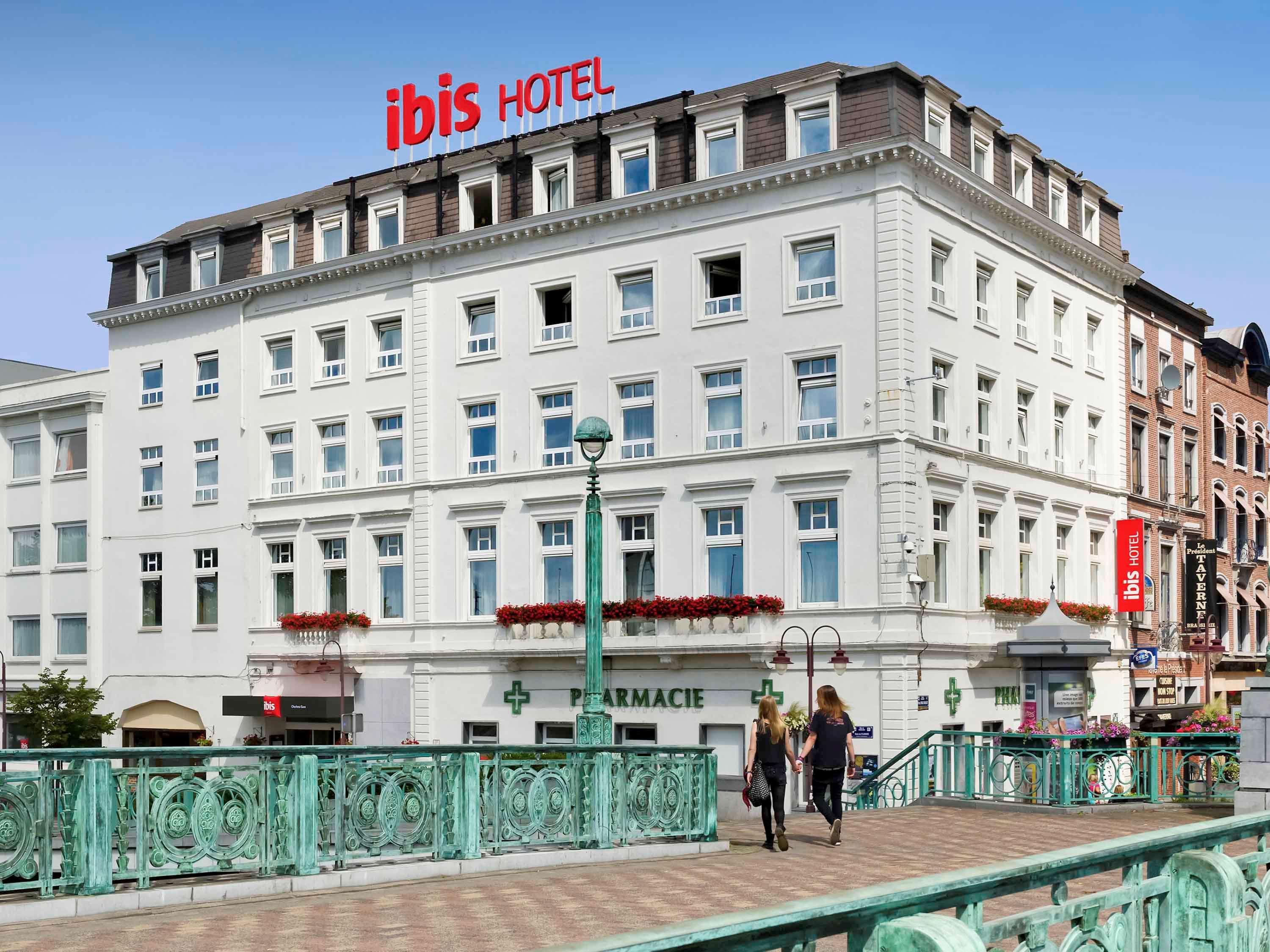 Отель Ibis Charleroi Centre Gare Экстерьер фото
