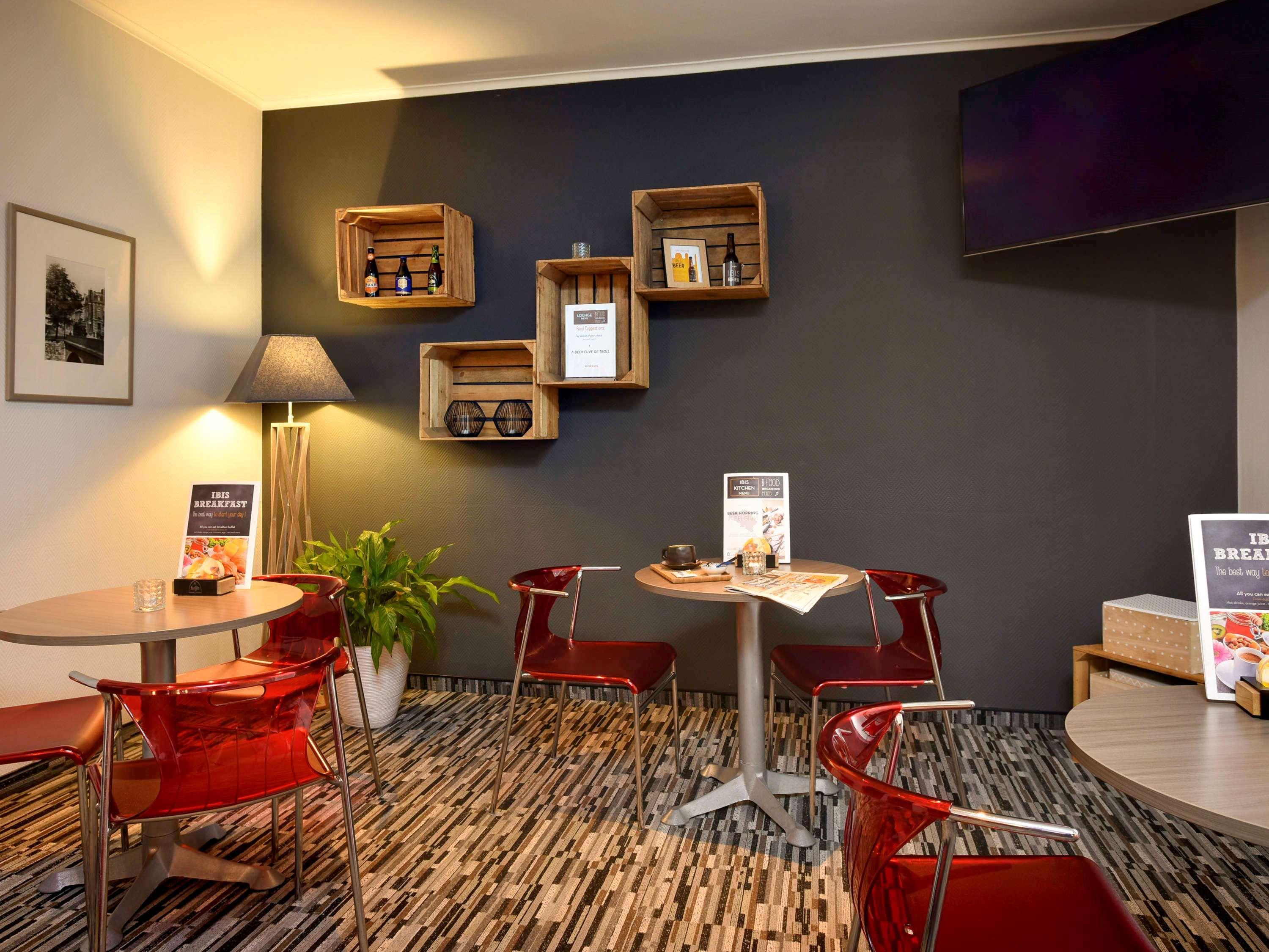 Отель Ibis Charleroi Centre Gare Экстерьер фото