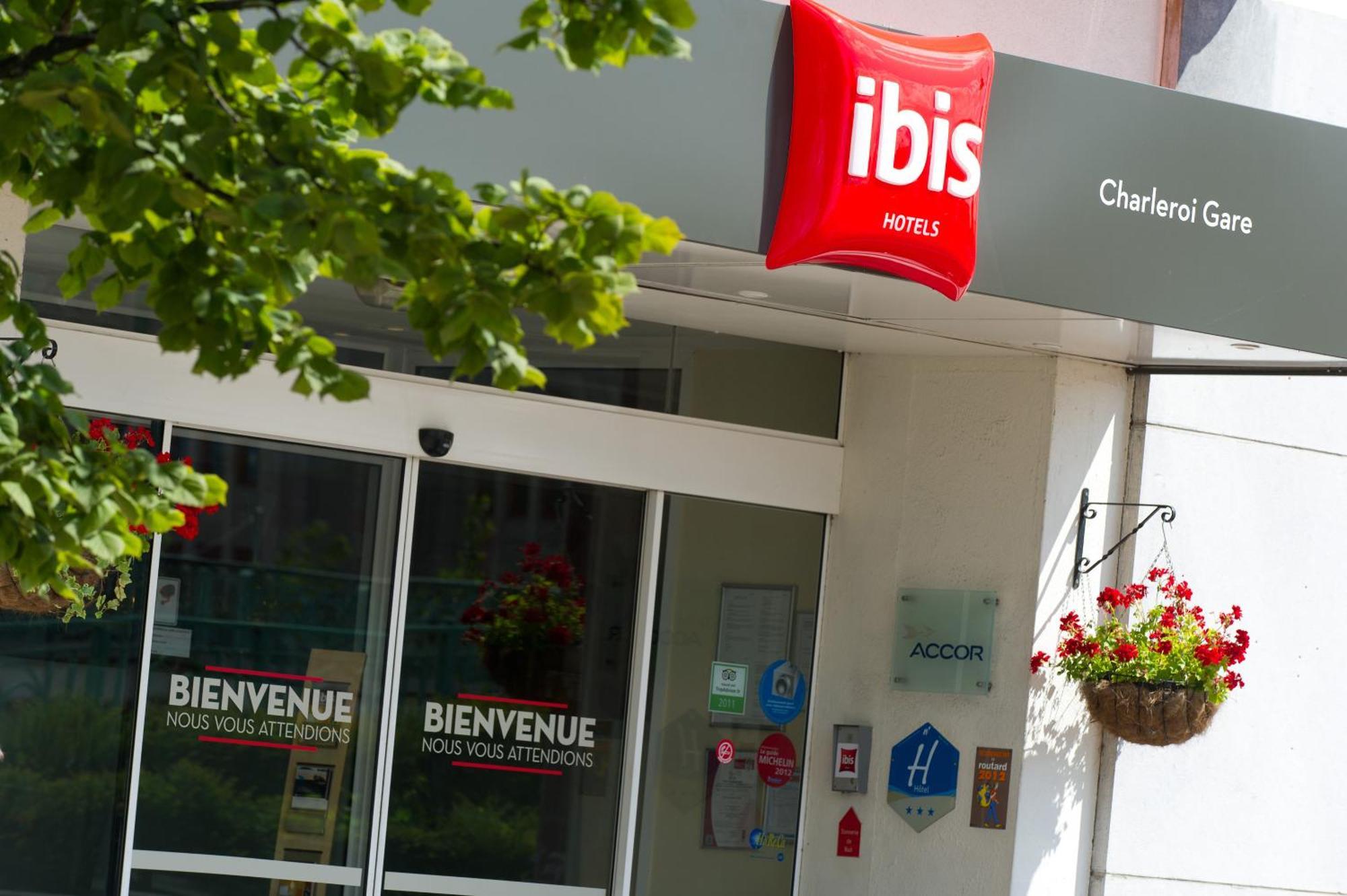 Отель Ibis Charleroi Centre Gare Экстерьер фото