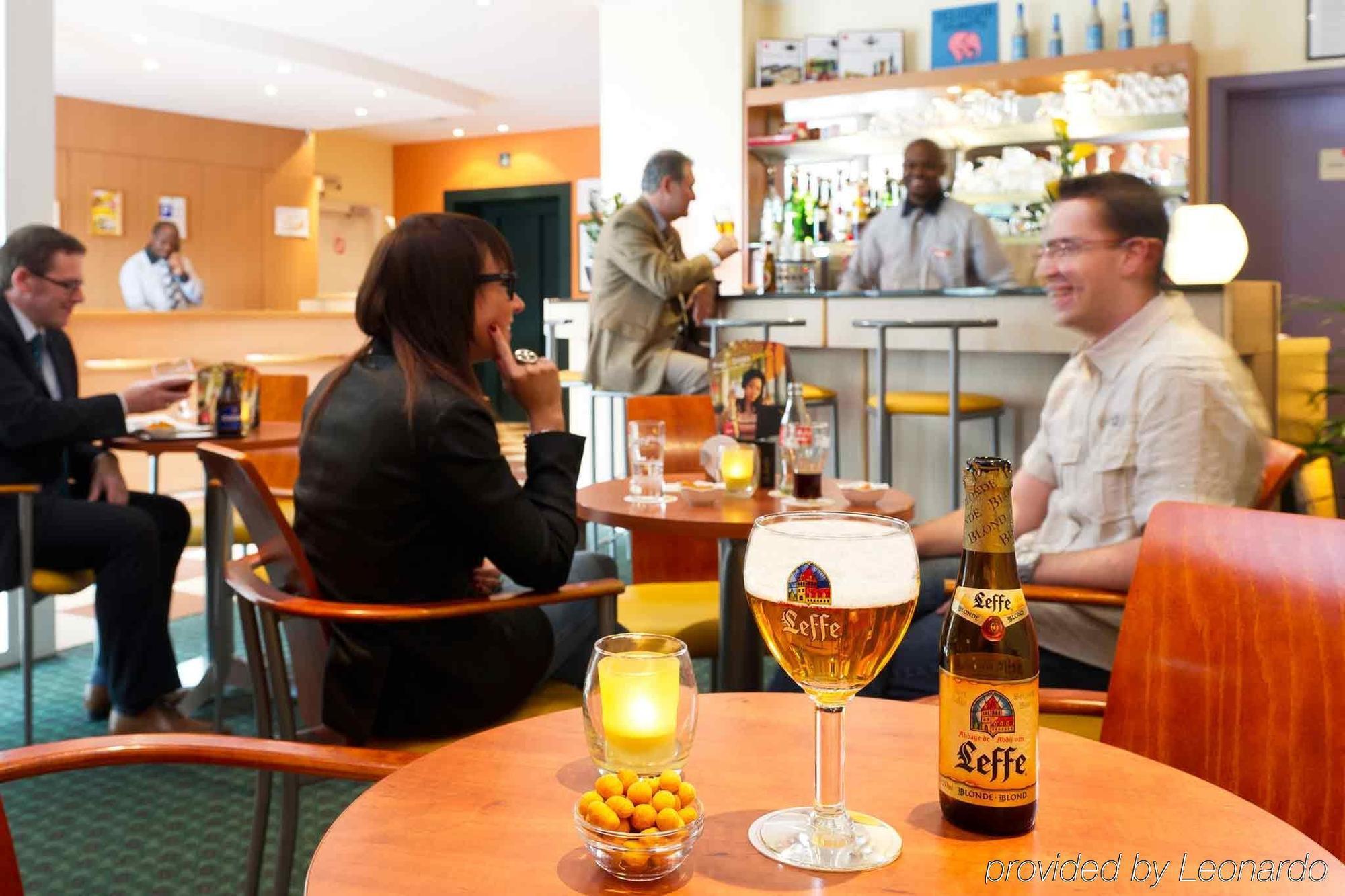 Отель Ibis Charleroi Centre Gare Экстерьер фото