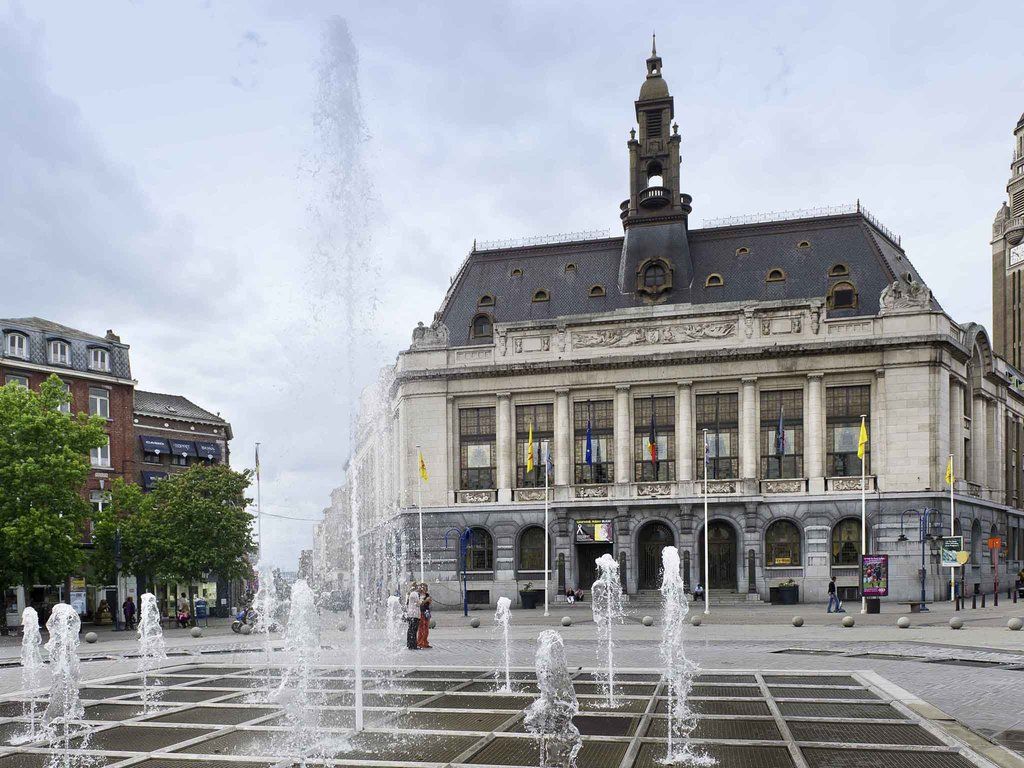 Отель Ibis Charleroi Centre Gare Экстерьер фото