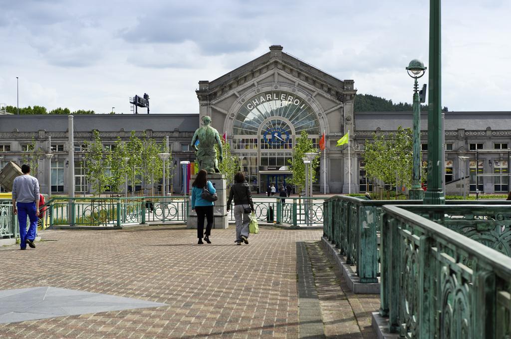 Отель Ibis Charleroi Centre Gare Экстерьер фото